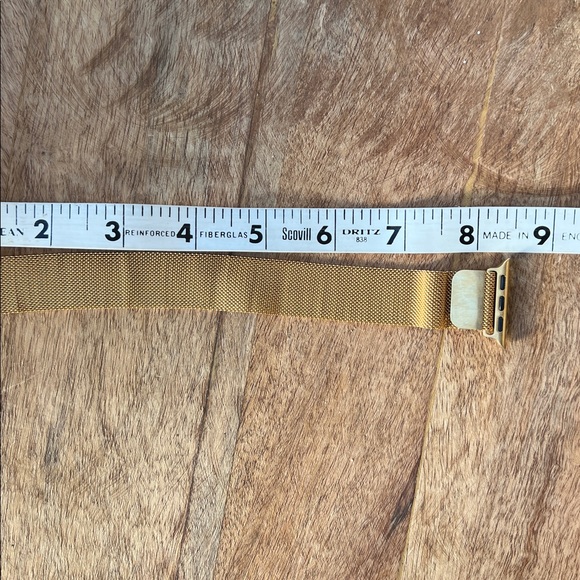 Apple Milanese Loop band in gold metal - Picture 4 of 6